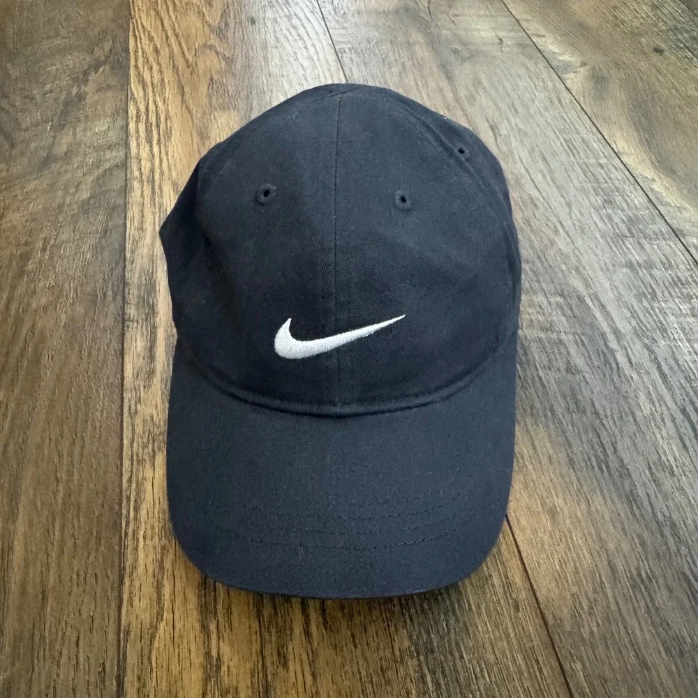Nike Club Cap Kids Baseball Hat Gray White Swoosh Logo Adjustable Cotton 4-7Y
